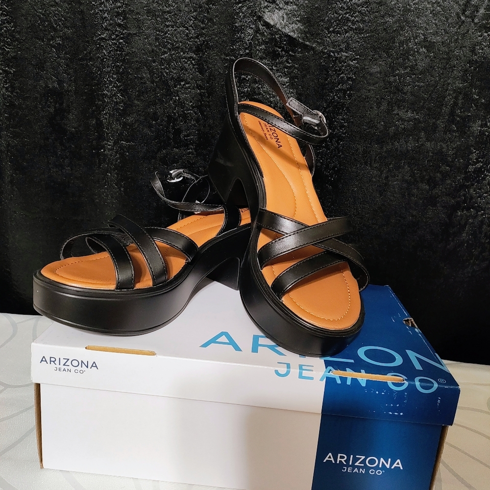 Arizona Elrose Black Women's Sandals sizes 6 or 11 Brand New